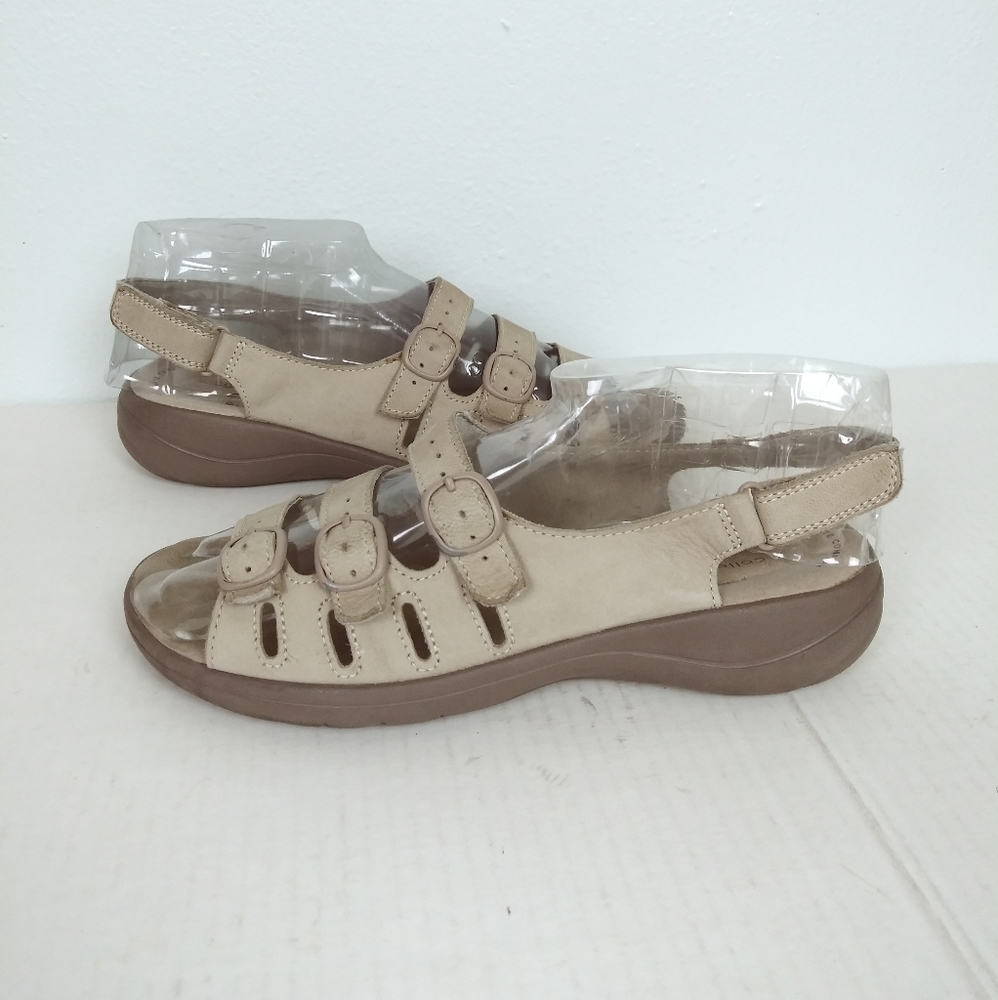 Clarks 8M Ivory Trio ll Sandal Hook & Loop